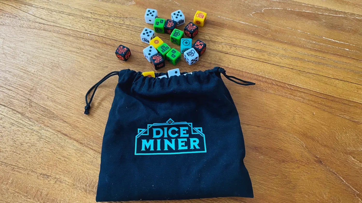 Jeux /images/Jeux/jeux-familiaux/dice-miner/IMG_0167.webp