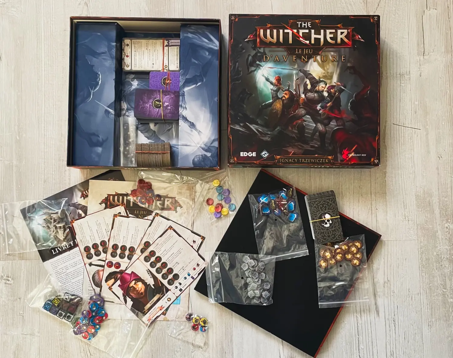 Jeux /images/Jeux/jeux-familiaux/the-witcher-le-jeu-daventure/IMG_1473.webp